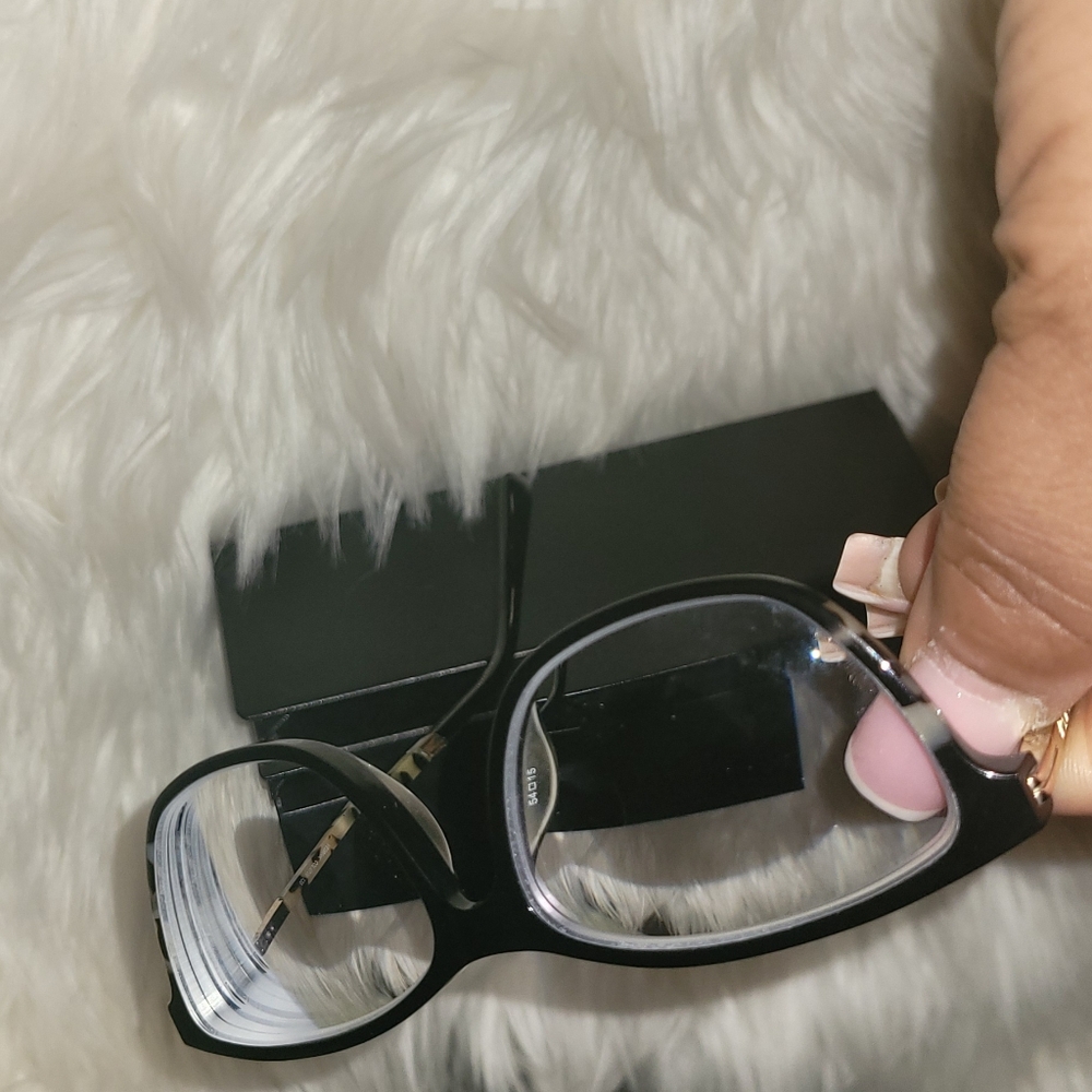 Escada frames - Picture 3 of 4